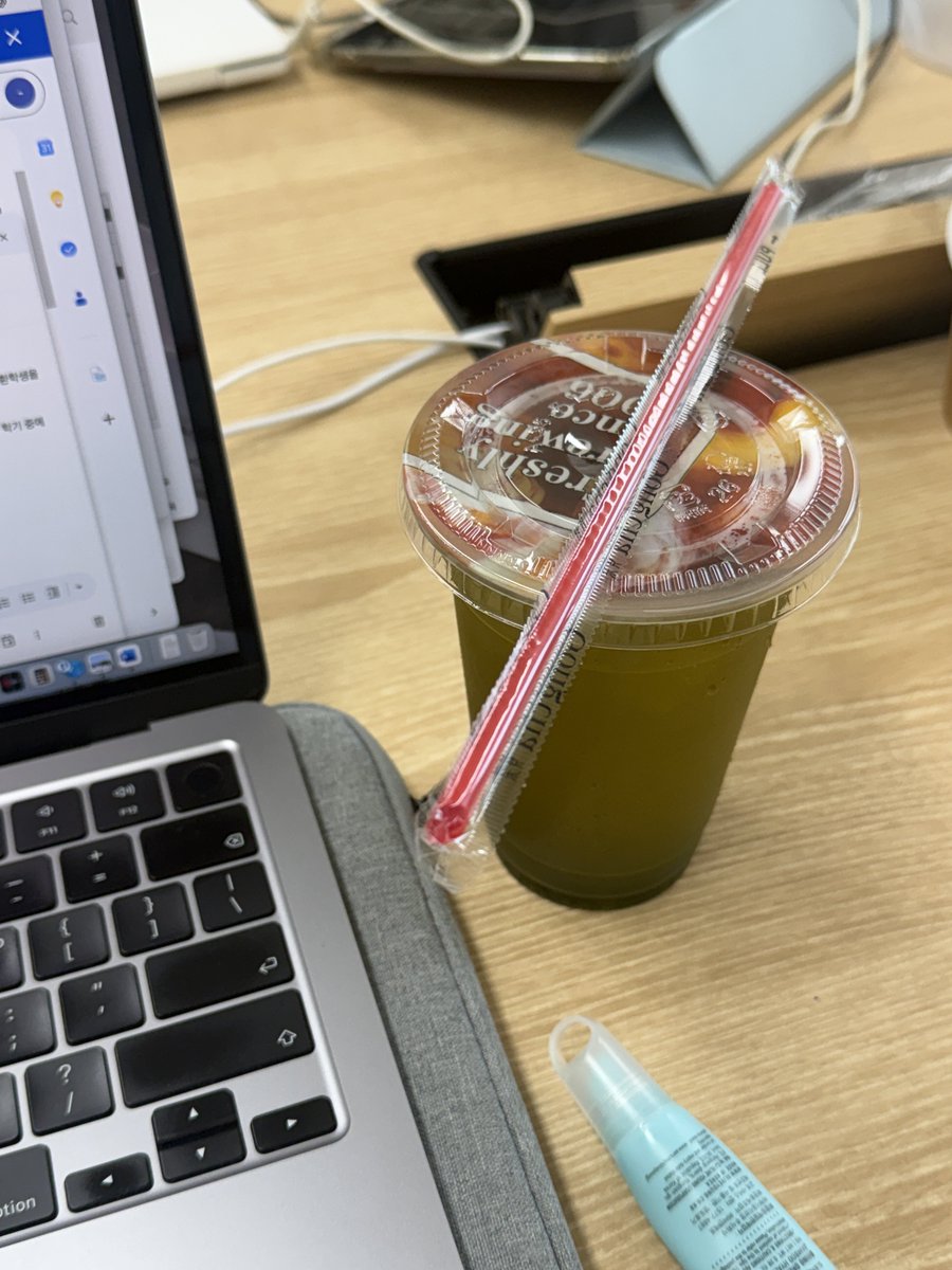 ihrtcoff22's tweet photo. 5연강 대학생 일상 (근데 오늘만 하나 휴강인) https://t.co/LPs1Gq0r11