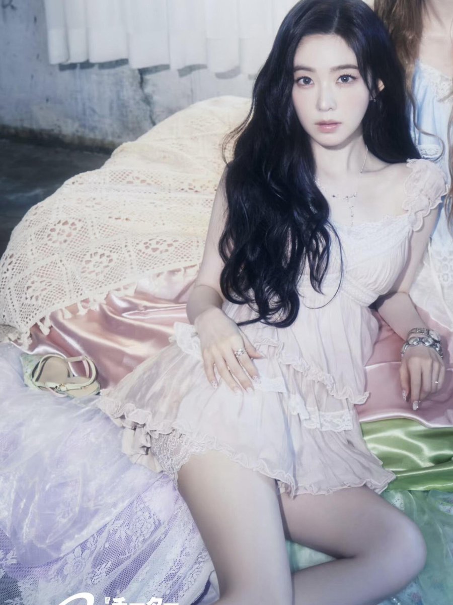 SoloBae91's tweet photo. 260928 SUNSETPARK XHS update
#아이린 #IRENE 

IRENE in SunsetPark

Bae Joo-hyun is seriously way too gorgeous 😭

🏷️SunsetPark "Summer Island Wind Chime" Lyocell light multi-layer cake doll dress https://t.co/Bk4bTwO8lU