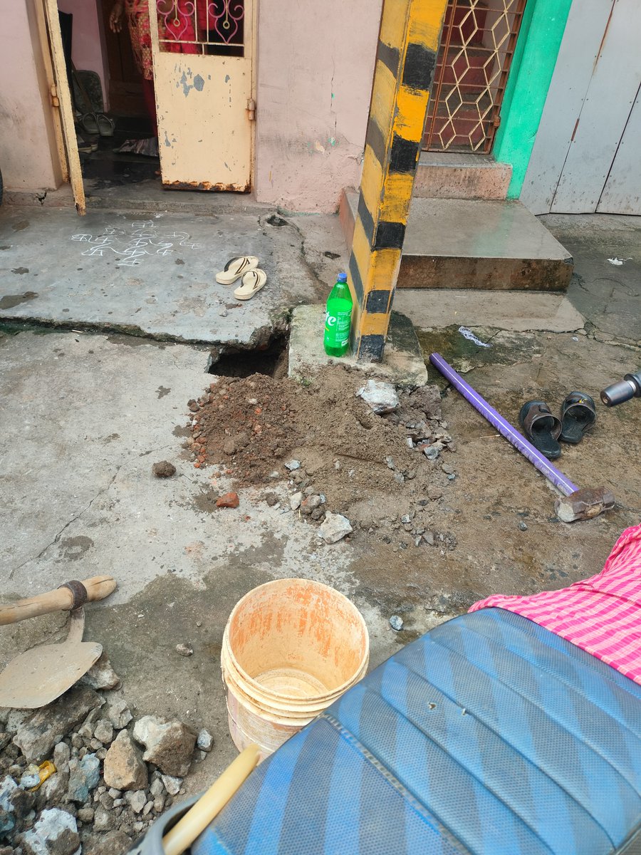 nirikhyaka's tweet photo. @CMO_Odisha @ushapadhee1996  
 Watco Division, Berhampur’s newly laid pipeline is plagued by leakage due to the alleged incompetence of its engineers and their alleged nexus with contractors. Who will be held accountable for this negligence and misuse of public funds? https://t.co/fCk7YU6rlf