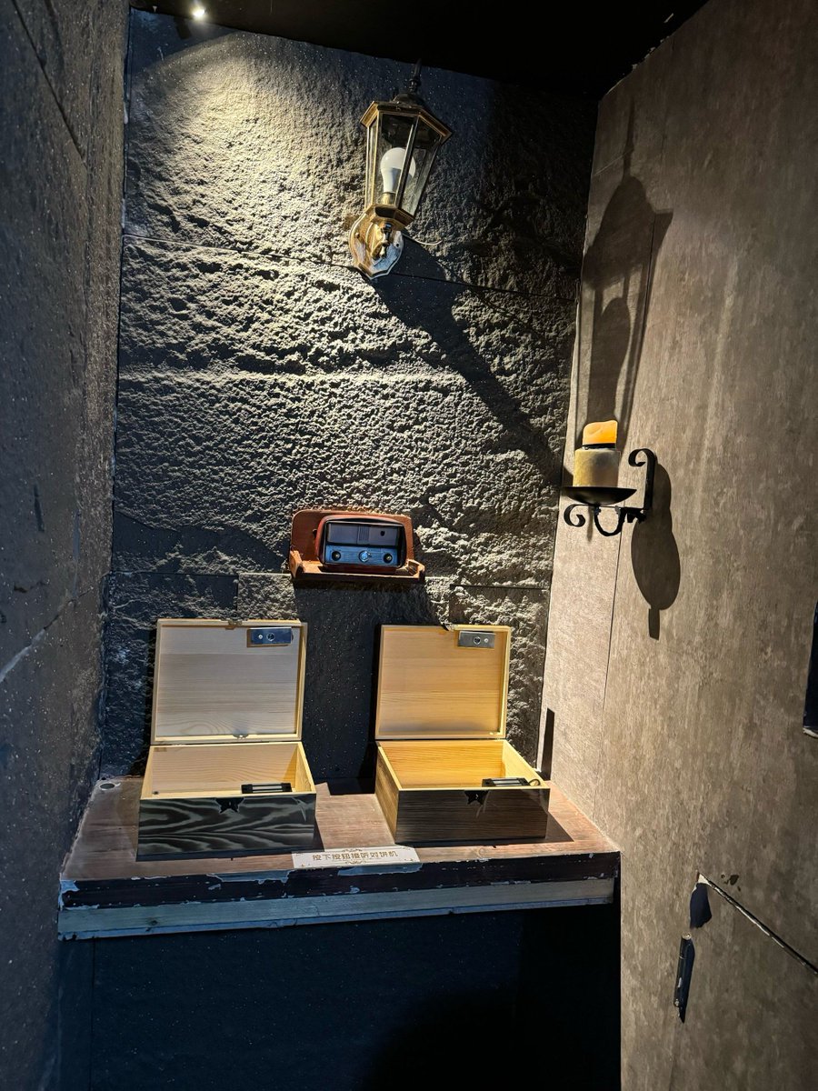 JosephinaKqux9's tweet photo. última oportunidad para salir de la habitación antes que se acabe el tiempo! Solo tienes 60 minutos, resuelve los acertijos y escapa ahora en Escape X https://t.co/0UG3DSHUGW