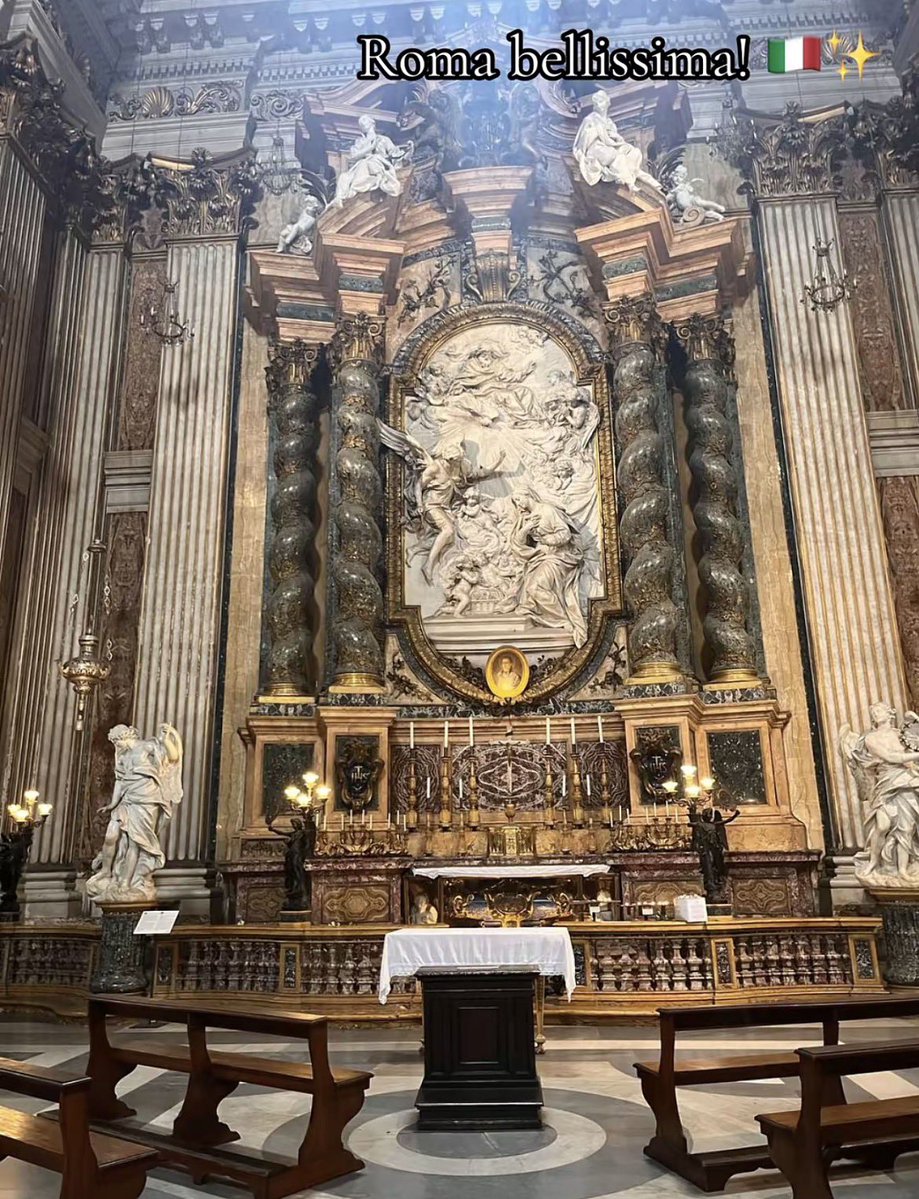 BlaireNash's tweet photo. Exploring the timeless beauty of Rome ๐ฎ๐นโจ From the Trevi Fountain to Palazzo Barberini and Altare della Patria, every corner feels like a masterpiece. Rome truly has a story to tell! โค๏ธ
#RomeTravel #ItalyVibes #EternalCity #TreviFountain #RomeItaly https://t.co/omPxI9tVml