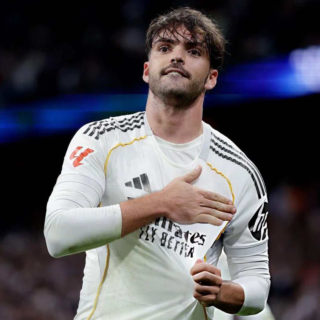 MadridXtra's tweet photo. 🚨 Raúl Asencio had OFFERS from Liverpool and Chelsea this summer. 

However, he wanted to STAY at Real Madrid. @marca https://t.co/eOxmFxVO19