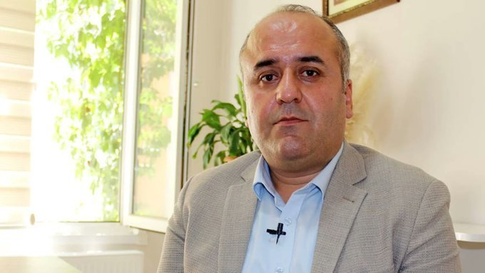 leylatu5's tweet photo. DEM Parti İstanbul Milletvekili Cengiz Çiçek:

▪️Kürt inkarcılığını sürdürenler, iktidarıyla ve sözde muhalefetiyle eski Türkiye’nin köhnemiş zihniyetini temsil etmektedir

▪️Dün Kürdü döven yargı sopası bugün tüm muhalefeti dövmekte, otuz yıllık tecrit tüm ülkeye yayılmaktadır https://t.co/A35hnoWt2m