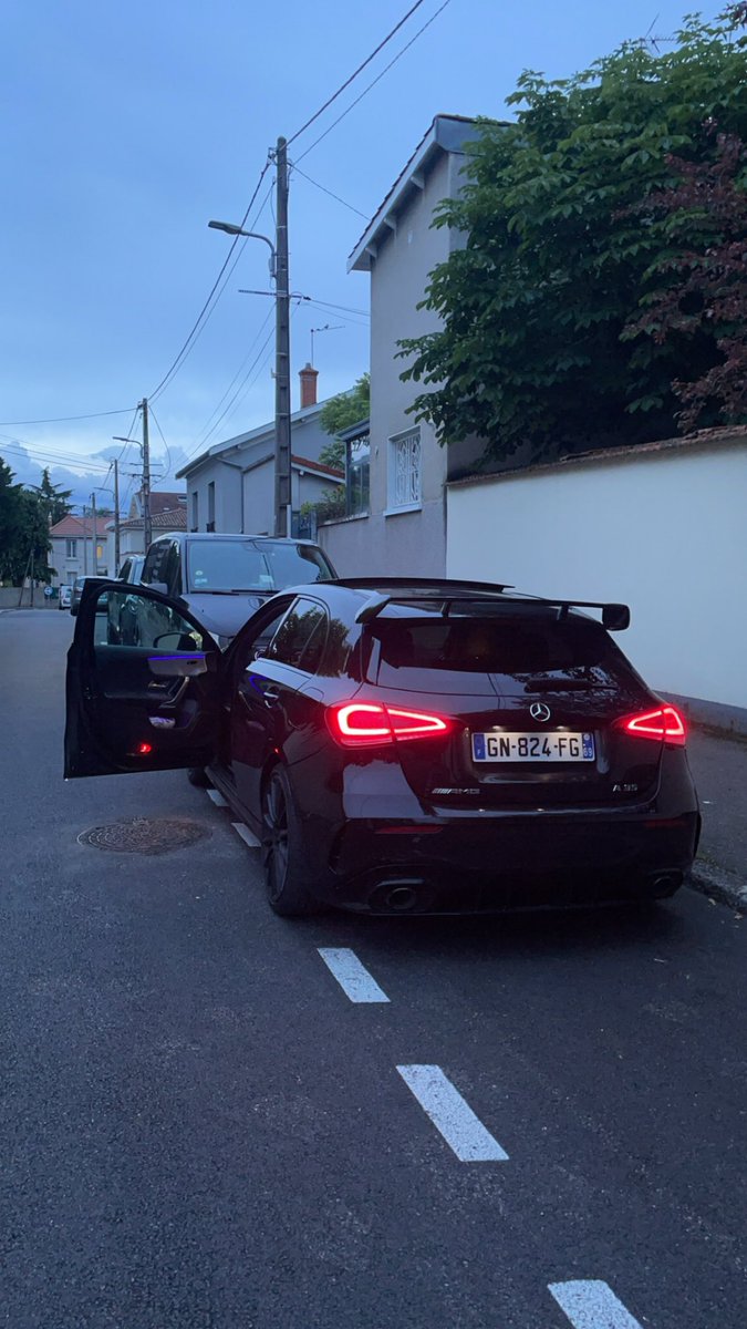 nana_kole69's tweet photo. @tchungaizback Tenez du vrai en voiture https://t.co/ca1eaLGia0