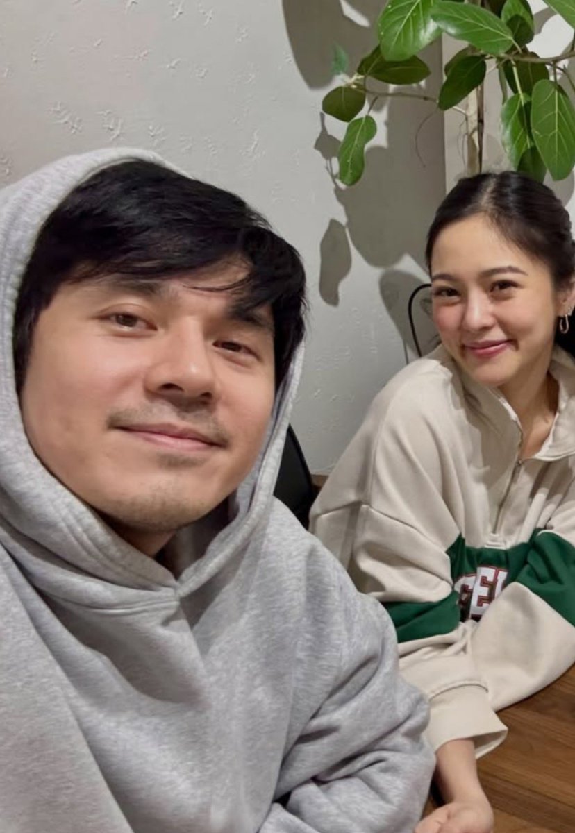 _jeheyniii's tweet photo. Super sorry po sa crop atty, sobrang miss lang po namin ang parents sa isang frame together 😭😭😭 sobrang thank you sa buhay niyo atty! Can't wait for #APerfectMarriage 🥲🙏 https://t.co/jzx1kxoFRB