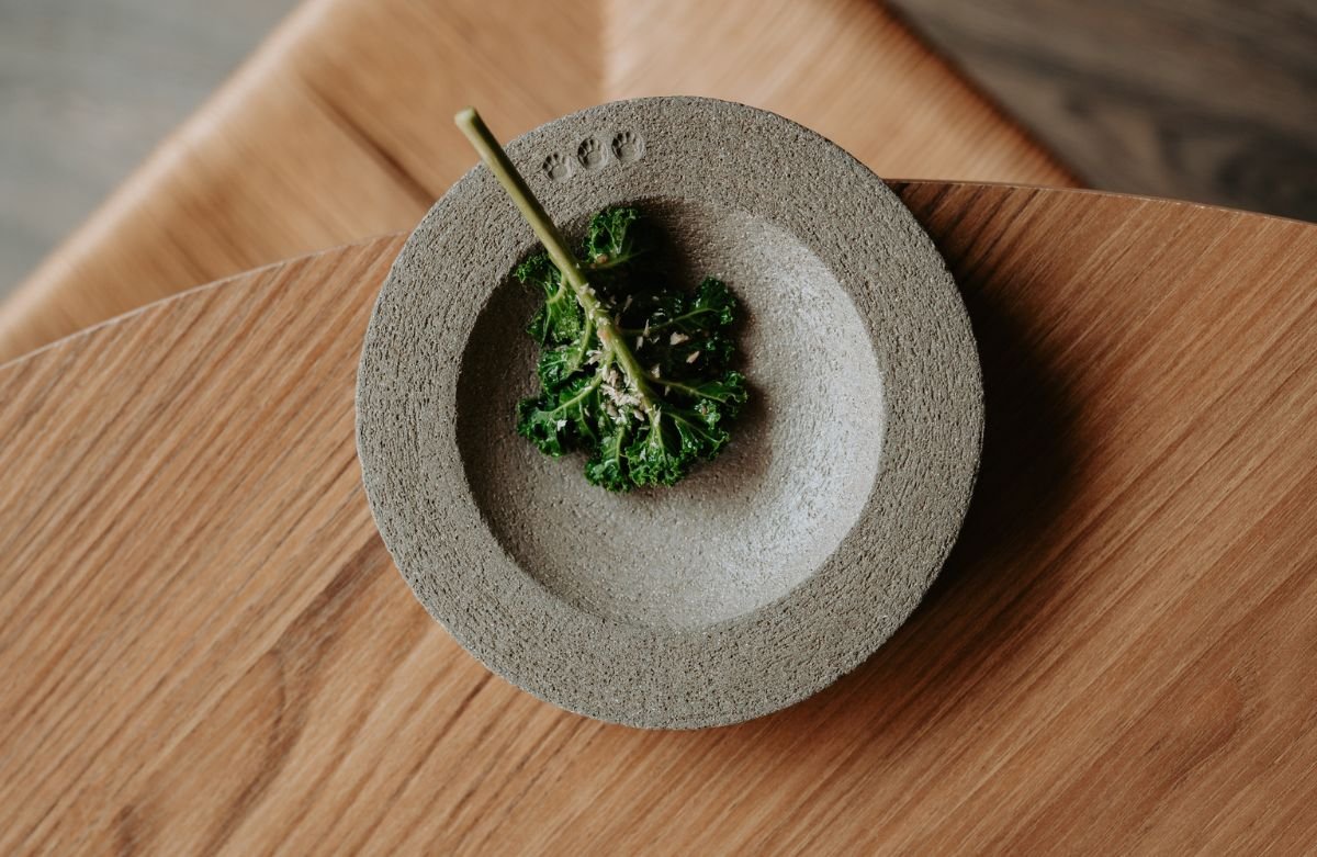 MichelinGuideUK's tweet photo. Wild Shropshire's James Sherwin on No-Dig Farming &amp; Experimenting in His Shipping Container Lab

Our new Mindful Voices editorial series puts chefs in the spotlight to share how they're rewriting gastronomy by championing new approaches

Read more here: https://t.co/wVaNNF4XU3 https://t.co/fAXF8z3CO2
