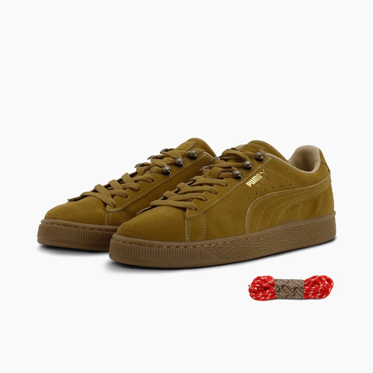 fukunav's tweet photo. このブラウン、デニムに合わせたら絶対かわいい。

PUMA×Scyeの新作。
スエードの質感と、丸みのあるつま先がいい。太めのデニムから覗かせて、上は白Tに黒の羽織りくらいで着たい。

服はシンプルでも、足元で秋っぽく。
詳細はスレッドへ👇 https://t.co/aYOgkz3nmb