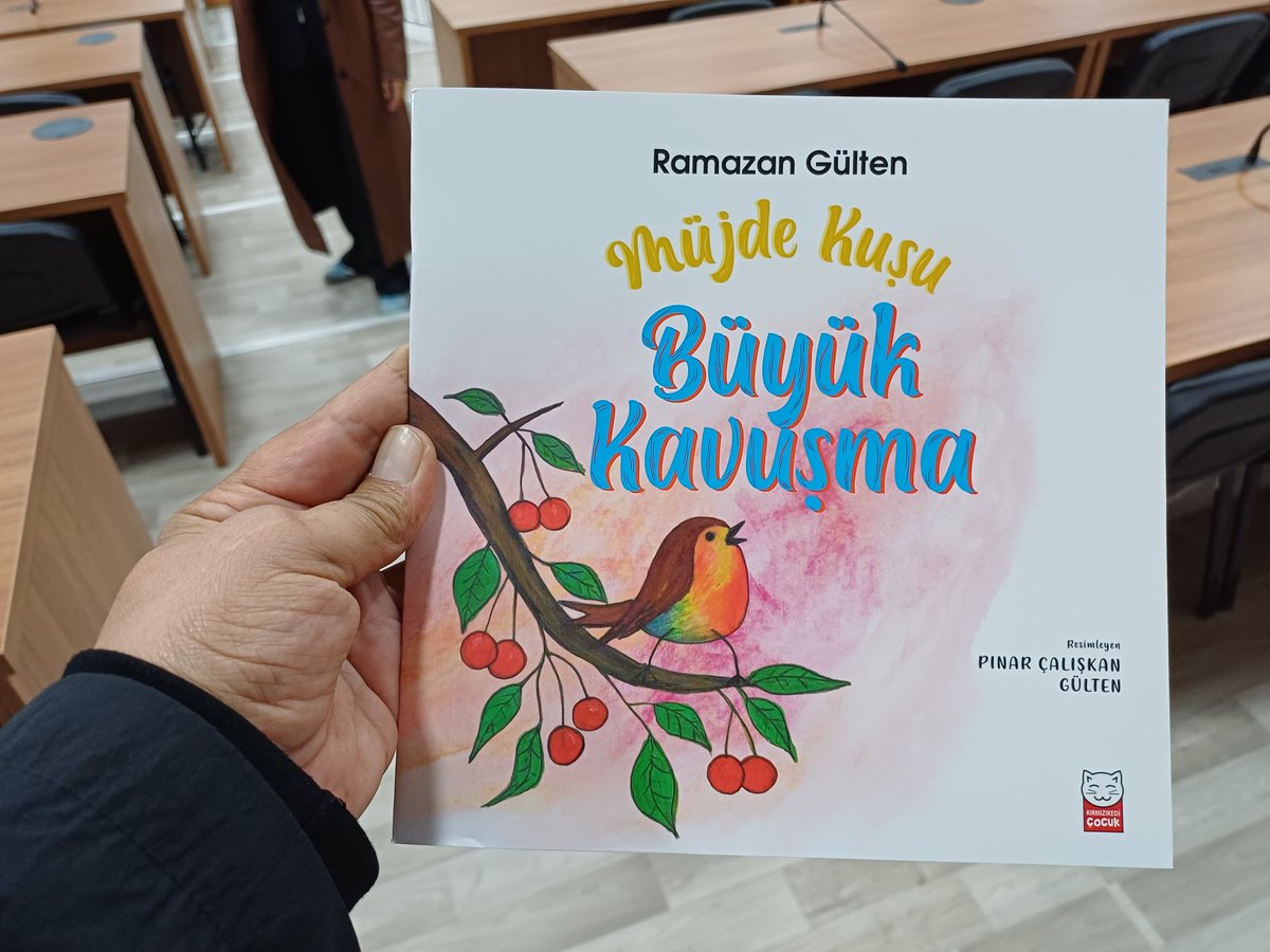 puleragema's tweet photo. Şehir Plancısı Ramazan Gülten 18 aydır cezaevinde...

​18 aydır eşi Pınar ve kızı Maya'dan ayrı...

​Ramazan Gülten'in kızı Maya'ya yazdığı 3. kitap “Müjde Kuşu Büyük Kavuşma” çıktı.

​Pınar Çalışkan Gülten (@pinarcaliskn) ve Ramazan Gülten'in (@ramazangulten_) bizler için imzaladığı bu anlamlı kitabı bizlere ulaştıran sevgili Pınar'a çok teşekkür ederim.