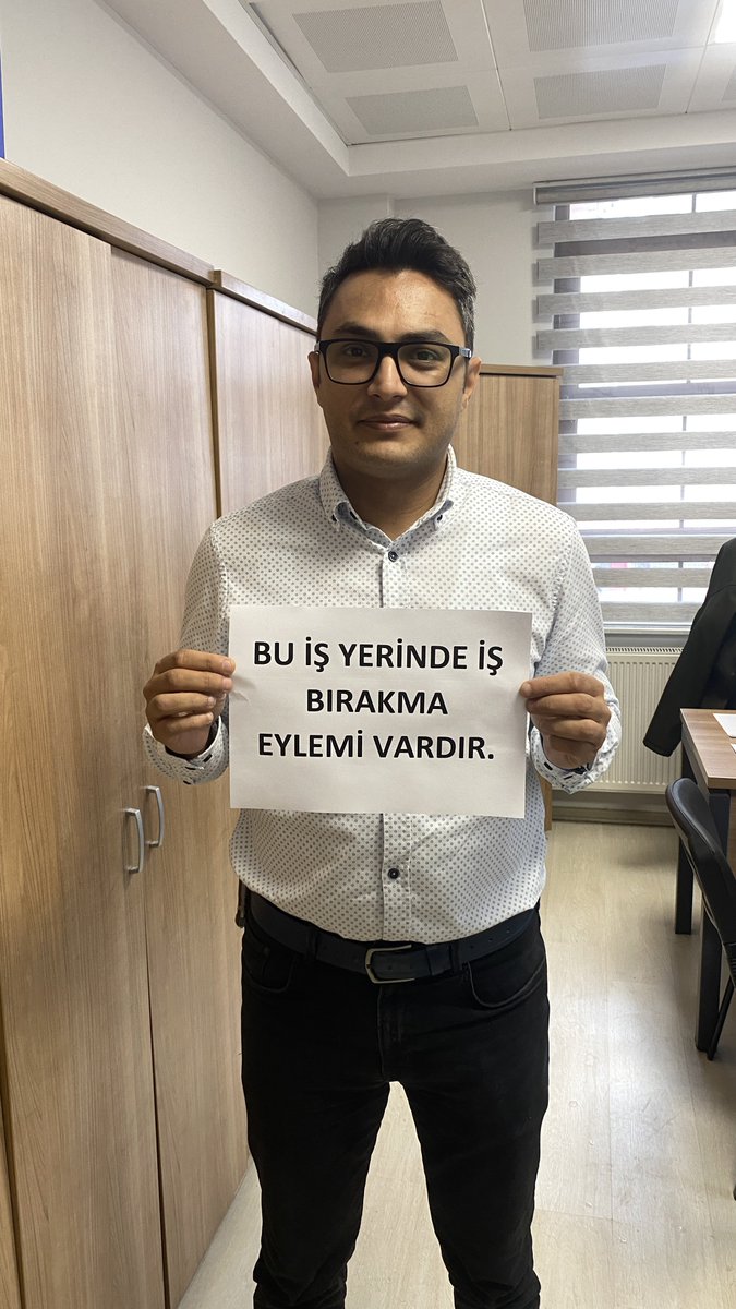 AlptekinKIZIKLI's tweet photo. Emniyet Teşkilatı Sendikası Genel Sekreteri olarak farkındalık amaçlı sendikal faaliyetimize katılım gösteriyorum.

12.00 itibariyle sendikal eylem kararımızı uygulayacağız. https://t.co/I3eXU5H72M