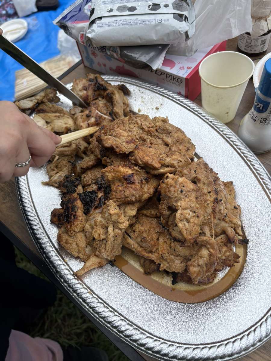leochanobaba's tweet photo. よしたかさんが作ってくれたお料理です😋
昨日は曇りで暑くも寒くもなくちょうどいい気温でした❣️
終わり頃雨が降ってきて良かった😃
@Yoshi_cooking 
@ryuichi_iso https://t.co/mu3F4d9avF