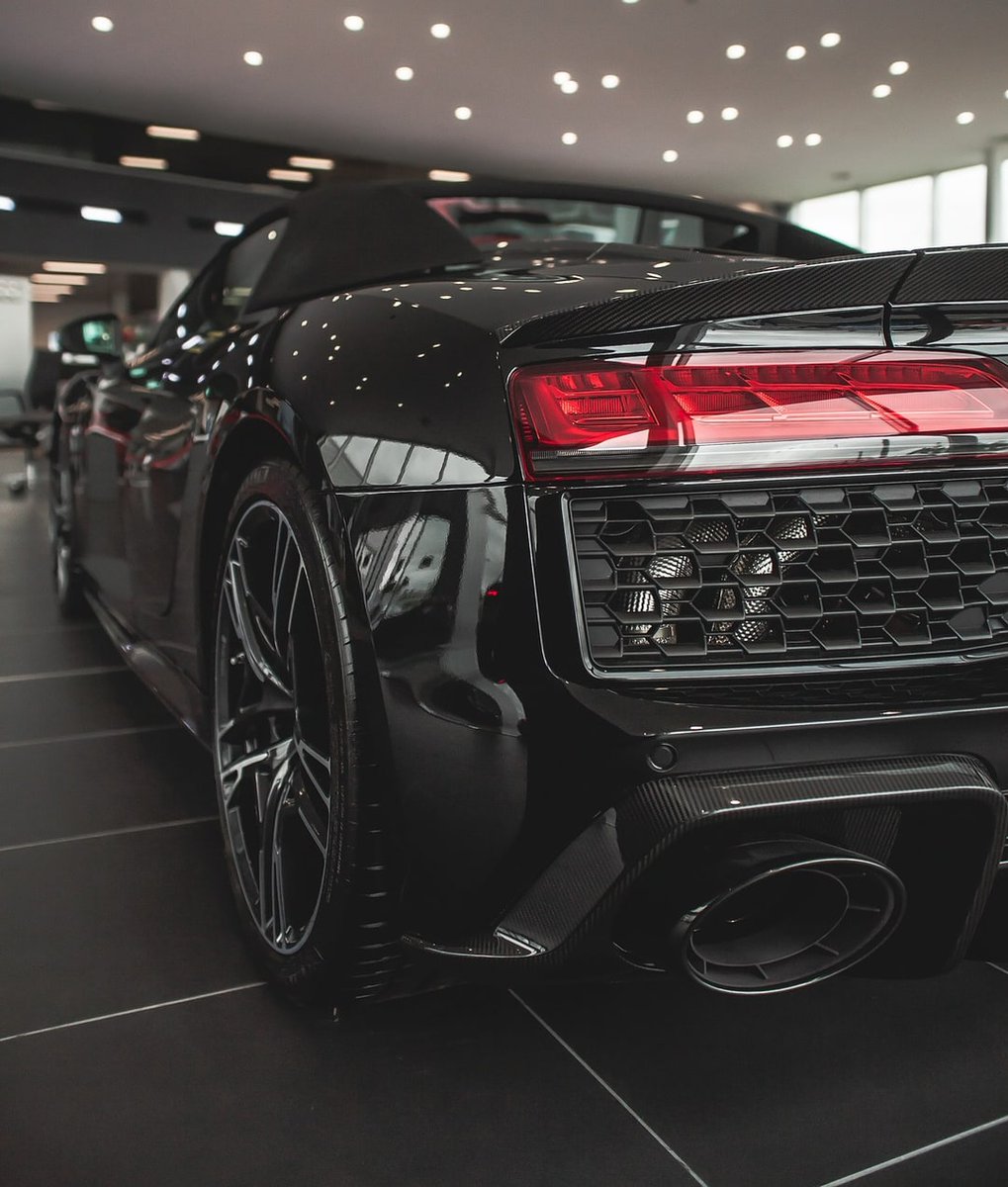 LukeRicharl8's tweet photo. Can't get over how sleek this ride looks, just wow

#audi https://t.co/01VheWbhvw