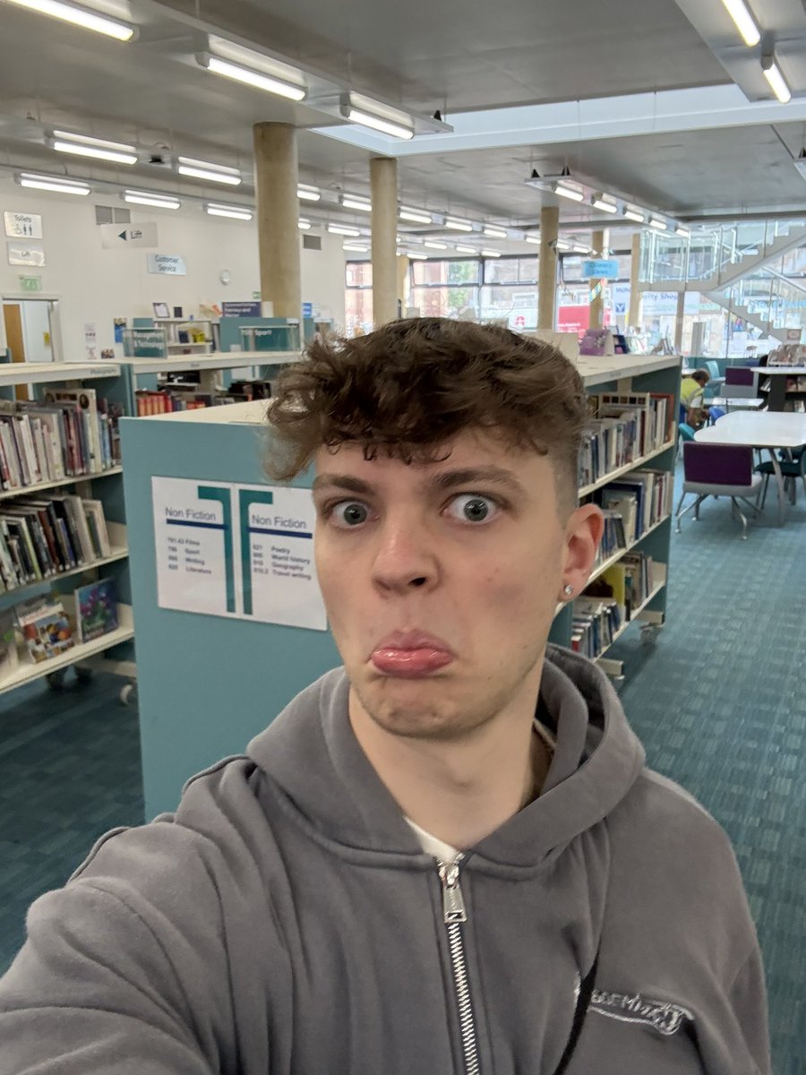 jchizzyclips's tweet photo. @JJChizzy is OFFICIALLY ready for Gamdomathon day 5! 🤣📚

10am GMT (30 minutes) ⬇️

https://t.co/djq1obwnOw https://t.co/QFv73ARF5e