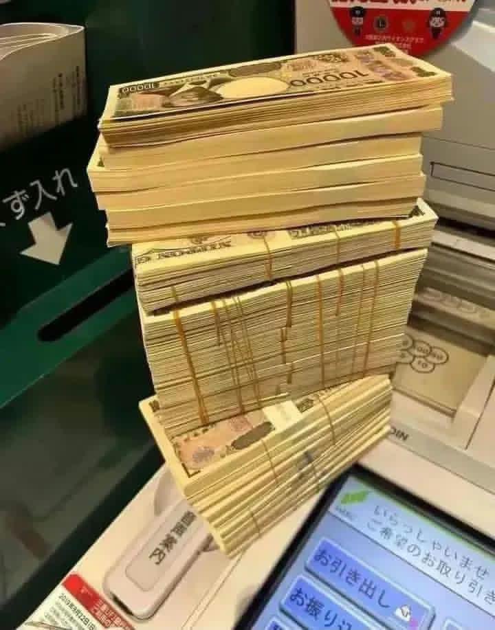 ksato3909's tweet photo. @oneginchan もし今日、600万円もらえたら何に使う？🤔💴

① 借金を返す
② 投資する
③ 人生をもっと良くするために使う https://t.co/NF9XzdazS9