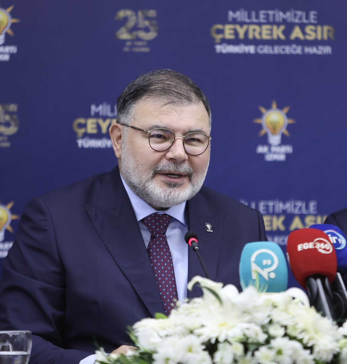 Bilalsaygili's tweet photo. Önceki Dönem Gençlik ve Spor Bakanımız, İzmir Milletvekilimiz Sn. Dr. Mehmet Kasapoğlu ile birlikte İzmir’imizde gençlerimize yönelik çalışmalarımız, üniversitelerimiz ve öğrenci yurtlarına yerleştirme süreçlerine ilişkin değerlendirmelerimizi kamuoyuyla paylaştık.

Gençlerimizin eğitimden barınmaya her alanda yanında olmak, ihtiyaçlarına çözüm üretmek ve geleceklerine güçlü katkılar sunmak için çalışmalarımızı kararlılıkla sürdürüyoruz.

Gençlerimizin geleceği, İzmir’imizin geleceğidir.