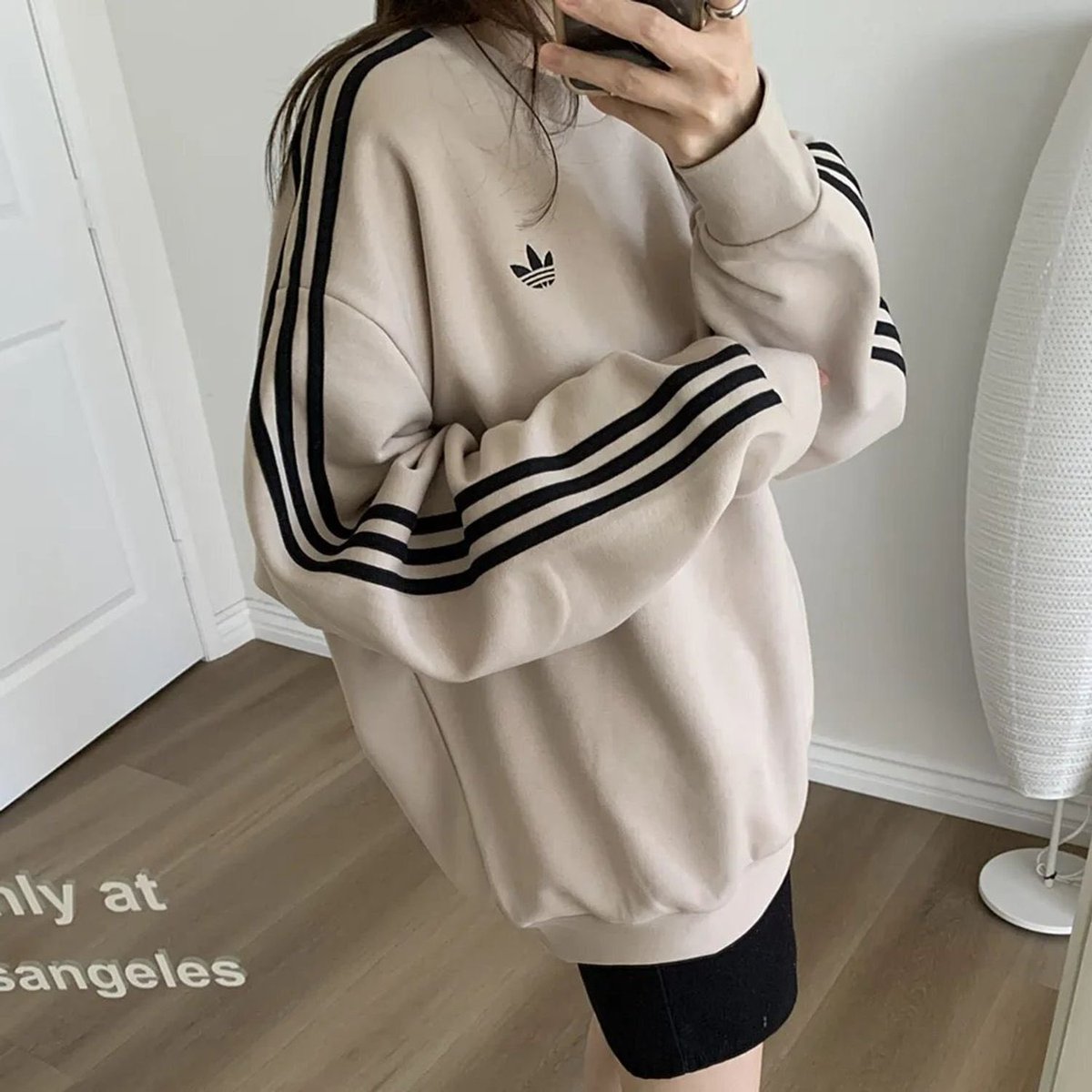 naco_mamastyle's tweet photo. あのぉ…大人女子が着れるadidasスウェット可愛すぎませんか…🫣 https://t.co/Z2OEqTpl7H