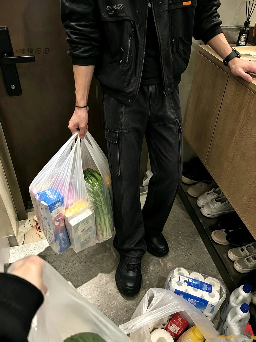 613norimaki's tweet photo. 金曜の夜

cr🍠：冰块泡泡

#マヒル #Caleb https://t.co/f3wgcoENbg