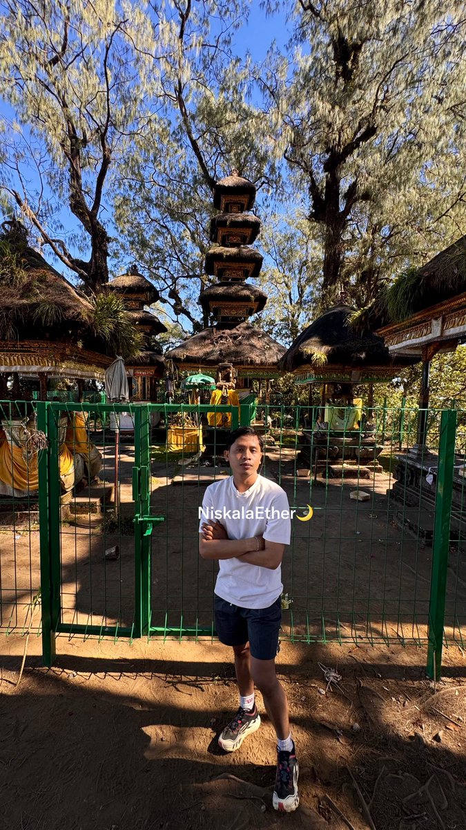 _YourEnchante's tweet photo. Gunung aja kudaki, apalagi kamu. 🏔️❤️ https://t.co/nrYmW6oVle