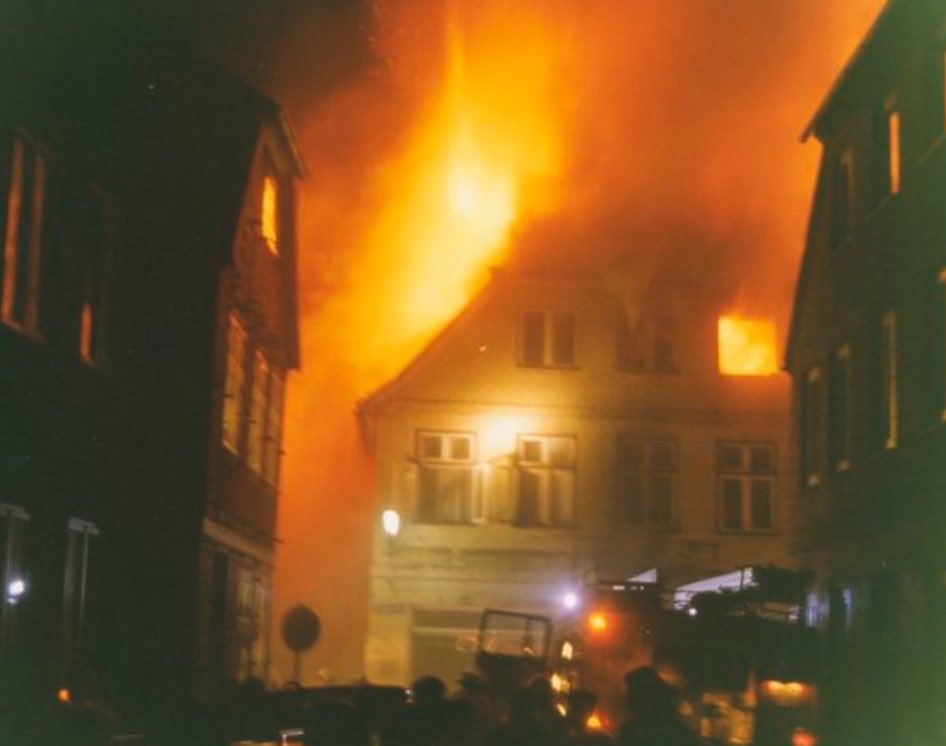 GreifOdin60248's tweet photo. @Waluburga Vor allem mit den Opfern aus Mölln 1992 https://t.co/Sjt0INlXmh
