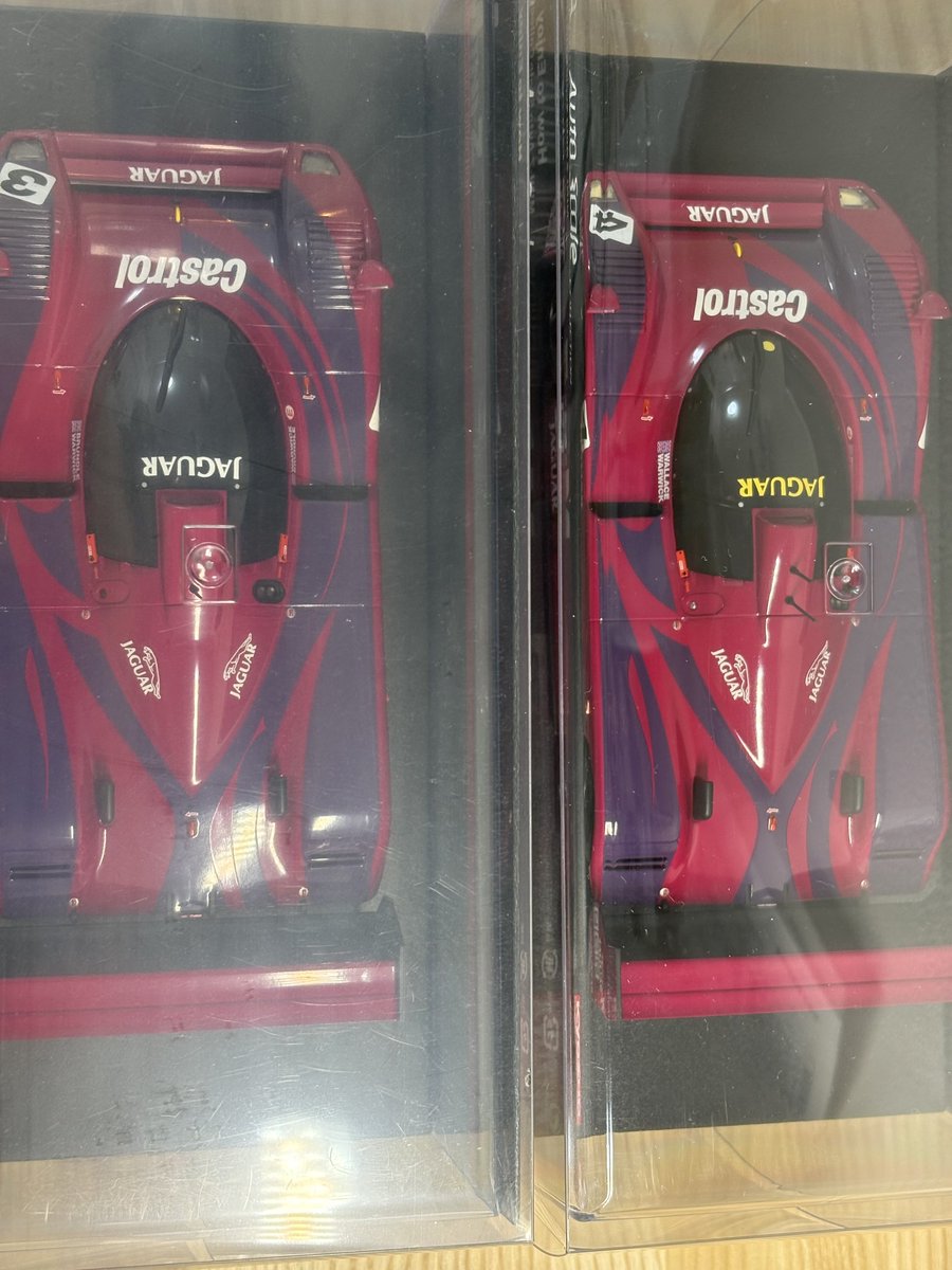 odomebase's tweet photo. オートスケールコレクションの養生ケースの養生フィルムは、入荷した時点で、はがれているモノがあります。
はがした状態だと、ボディが良く見えます。色味が良く分かるので、売る立場としては、フィルム���はがして、商品棚に陳列したいですね。
＃ミニッツ
＃京商
＃ミニッツレーサー https://t.co/PRvzzIjpDl