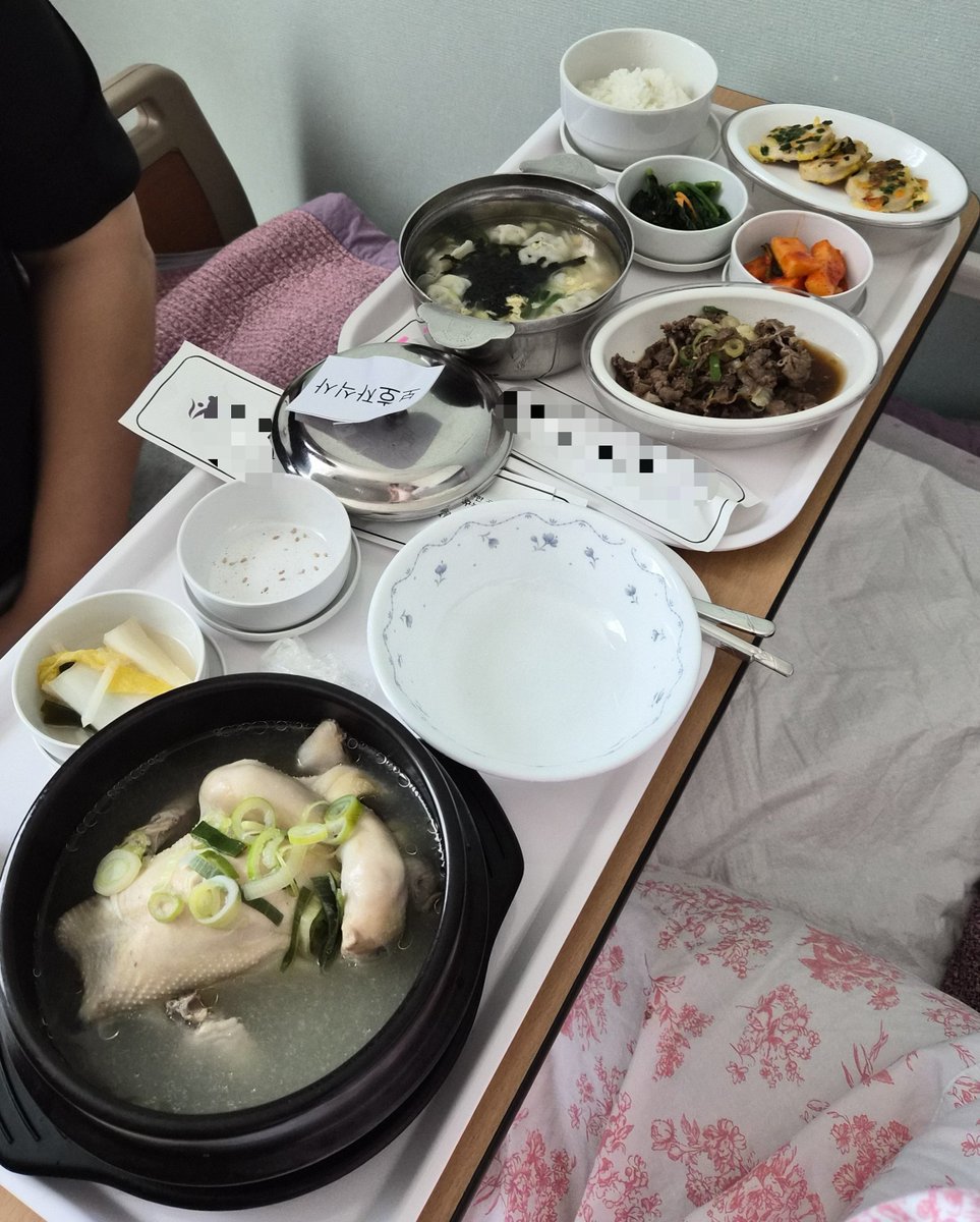 ellie4pan4's tweet photo. 韓国で出産した私、国の支援金により毎月の検診、NIPT検査、つわり止めの薬や妊娠中のインフルワクチン等実質無料。普通分娩=無痛、2泊3日して退院日の支払い約7万円。その後すぐ産後ケア院に移動して2週間滞在。これも国の支援金有りで自己負担は約10万円。かなり手厚く感じた。 https://t.co/uGhETAf4Vb