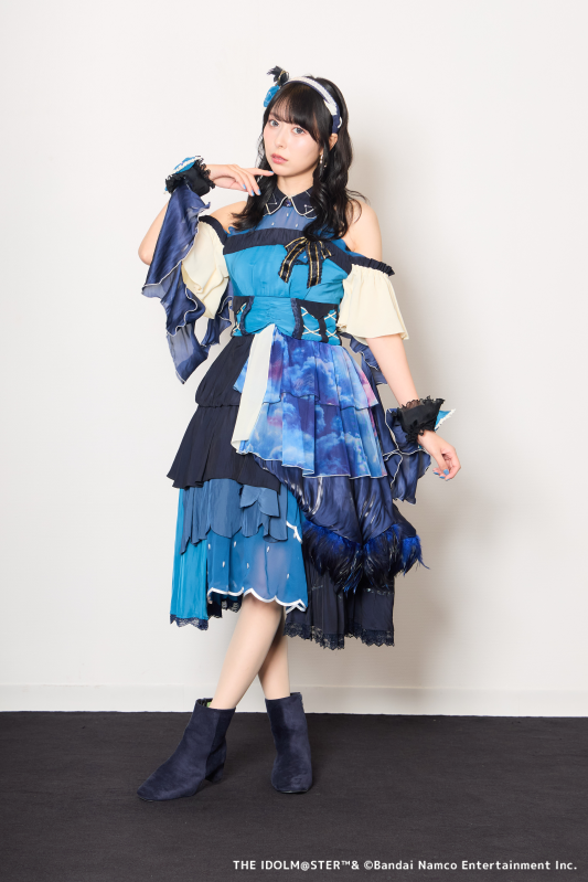 shinyc_official's tweet photo. ✦・・・━━━・
#シャニマスソロライブMSP
 　　アーカイブ公開中✨
　　　　　・━━━・・・✦

🪽近藤 玲奈（風野 灯織役）

🎤𝕤𝕠𝕟𝕘
Embers glow
👗𝕔𝕠𝕤𝕥𝕦𝕞𝕖
スローモーヴィメント

アーカイブもお楽しみください！
✅配信チケット販売中！
https://t.co/LBqTgutZac https://t.co/y9mKw0aOzr