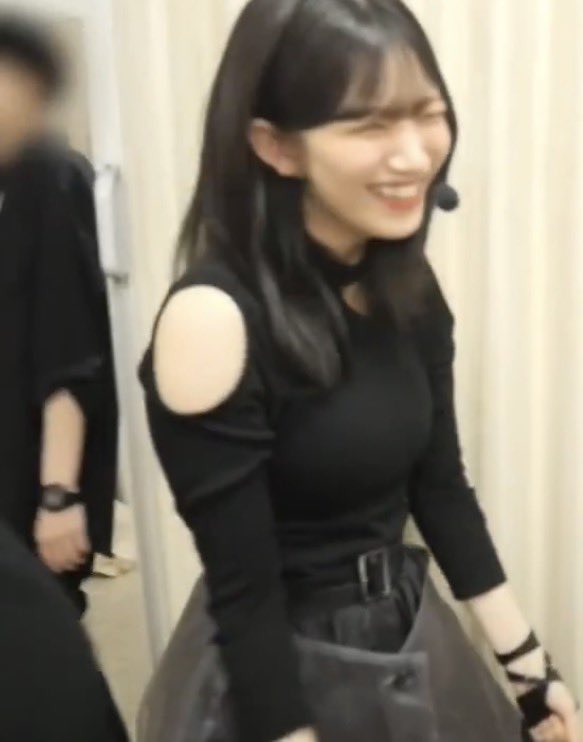 renarena4646's tweet photo. 久しぶり見てもやっぱでっけ💕💕
デカすぎて下の方影になってる💕
同期にこの衣装見せた時みんな胸見てそう💕
ぴったりめの服きた時の美羽の膨らみ大好き💕 https://t.co/5w7Zs0MyWB
