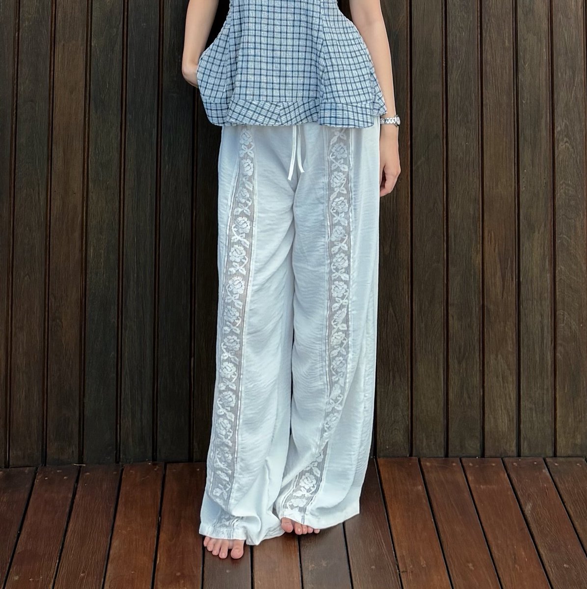 mychanita's tweet photo. ใส่ไปคาเฟ่ที่เชียงดาวมา น่ารักมาก เข้ากับบรรยากาศสุดๆ ผ้าดี ไม่ร้อน ไม่หนา ตัวละสองร้อยกว่าบาทเอง เอาไปอแดปคอมพลีทลุคได้เยอะเลย https://t.co/EGEQkxZoqV