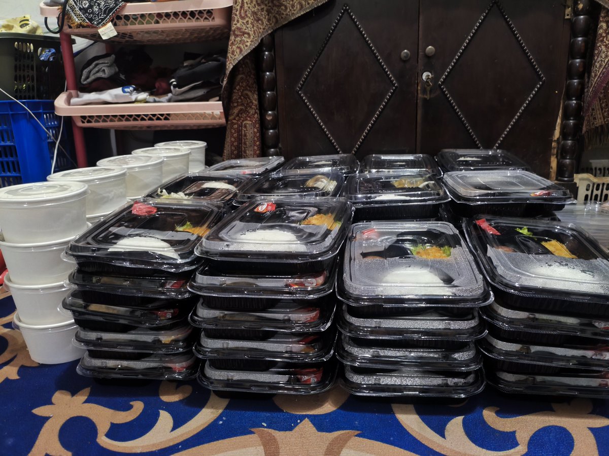toodumbtodai's tweet photo. help rt kakak2 
aku lg BU buat kebutuhan rumah, keluarga yg lg sakit akibat asap 🤕

aku ada usaha nasi bento serba 10ribu, barangkali kakak2 mau beli dan larisin, boleh banget🥹🫶 https://t.co/mwAXtRVcDN