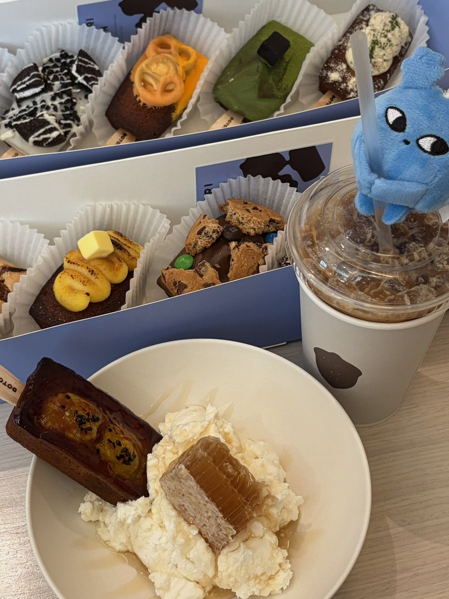 yumtiger's tweet photo. 성수 도토리오븐 
그릭요거트랑 고구마 휘낭시에 같이 먹었는데 완전 달달하고 존맛
휘낭시에 화려하구 빠삭촉촉 맛있어서 선물용으로 완전 좋은듯! https://t.co/LDOYUeTeHS