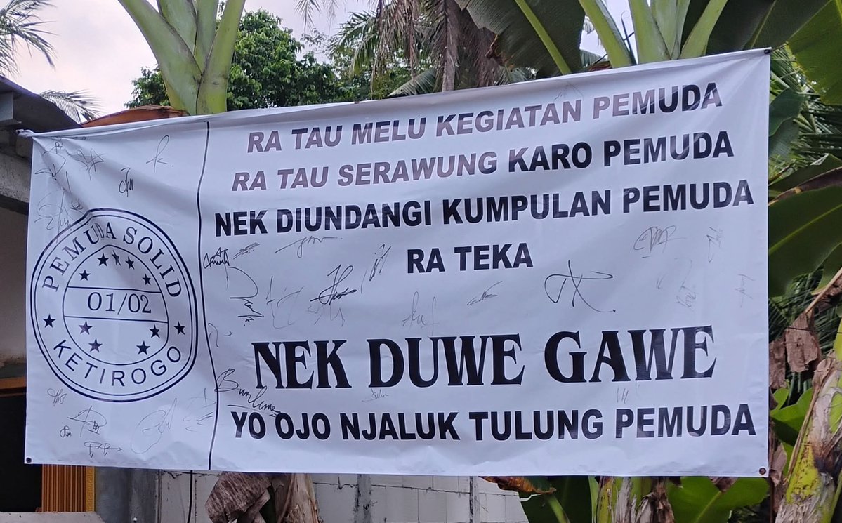 jawafess's tweet photo. Umpamane desomu dipasangi ngenean, pie tanggapanmu lur? https://t.co/5ikr0V1kJY