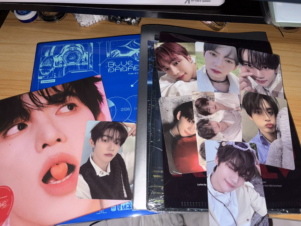 ibuysionpcs's tweet photo. wts ! lfb
ph

zerobaseone unsealed album set
selling the set for only ₱330 + lsf! (₱300 if payo)
> zhang hao blue para digipack
> blue para pb (both vers)
> pcs priced at ₱25 each
> can tingi with desired pcs!!
complete inclus for albums exc pcs!!
dm or reply to claim

🥹🙏🏼 https://t.co/R6liWeXDdx