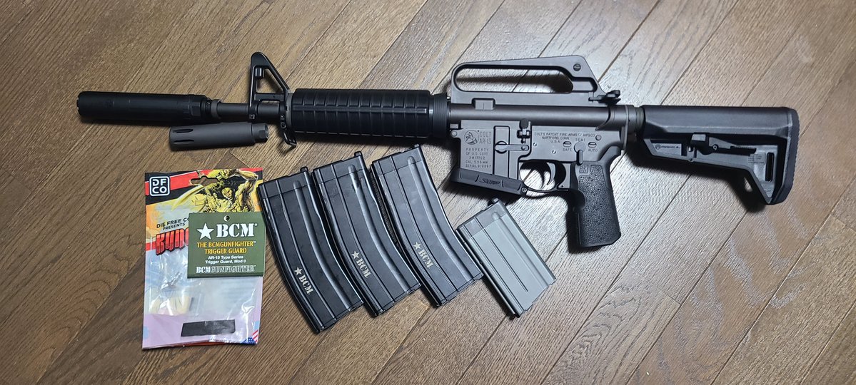 xxxxxXxxCxxS's tweet photo. VFC XM117E2 V3 80%トリガースプリング
グリップ、トリガーガード実
他はレプ写真の物全部箱有
現状ガス漏れ無
￥70,000
#ミリタリー物販 https://t.co/CXmNQfcdn5