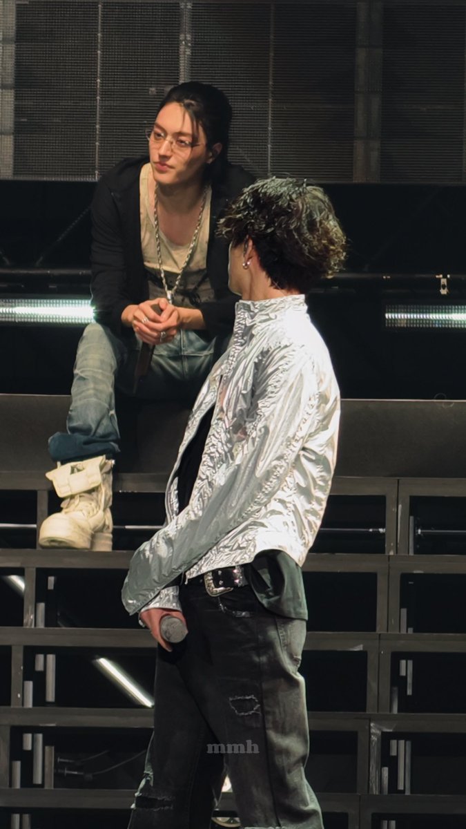 byartly's tweet photo. dorm 3 (🤖🦋🐺🐮) 

🤖 haru~
🦋 hmm 😌
🤖 baju udah dilaundry? 
🦋 belum bang
🤖 gw lagi aja nih 😒
🦋 😆😆😆
🤖 kan! dia nyengir doang 😏
🦋 woo hwan, cucian kumpulin! *manggil 🐺🐮* https://t.co/Z5AsONOcc3