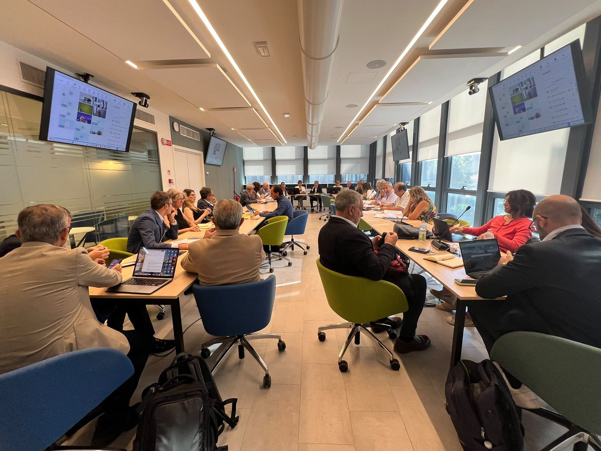 aran_agenzia's tweet photo. Trattativa in corso @aran_agenzia Confederazioni e Organizzazioni #sindacali per il rinnovo del #CCNL personale non dirigenziale #Istruzione e #Ricerca - triennio 2025/2027 https://t.co/smCLMv4kqB