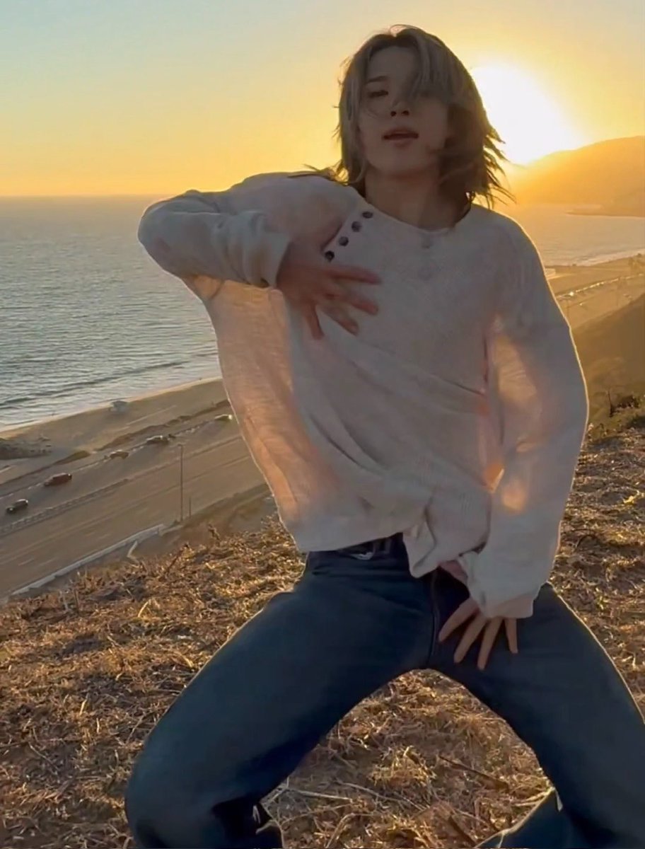 cocojm_0t7's tweet photo. LETS CELEBRATE THIS 😭!!

REPLY &amp; RT: 

#ThisIsJimin
JIMIN ON TIKTOK
BE MINE DANCE VIDEO 
MAIN DANCER JIMIN https://t.co/ytRr8pEtqC