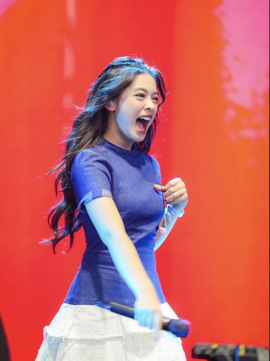 geboolat's tweet photo. Happiness looks great on you, darl✨ https://t.co/4Jzw4xmAA6