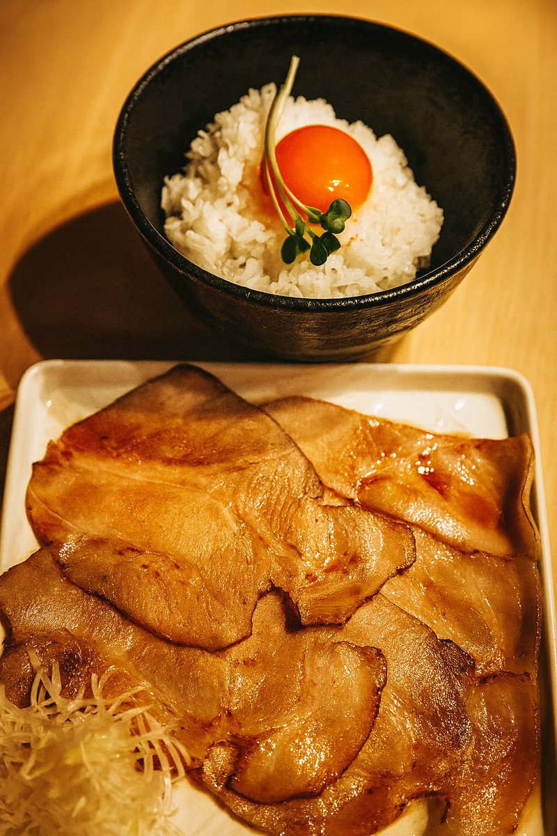 RAMENnakagawa's tweet photo. お待たせしました！

まぜそばの期間中、お休みしておりました
「トリュフ香る肉TKG」(平日夜限定)を再開いたします

9月30日（水）夜の営業より

トリュフの香りとお肉の旨み
卵を絡めて、ぜひラーメンと一緒にお楽しみください

トリュフ香る肉TKG(平日夜限定)もどうぞよろしくお願いいたします☺️ https://t.co/HeeVP6V59W