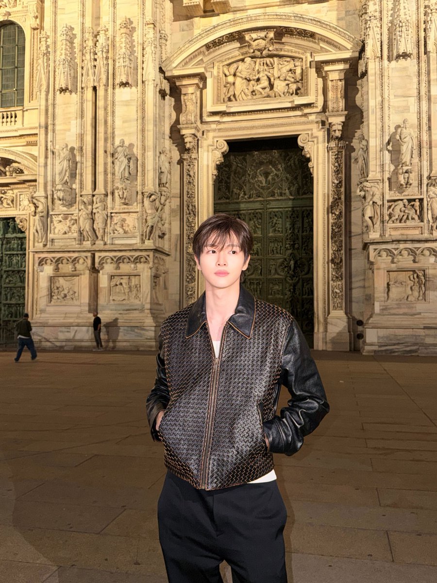 riize_archives's tweet photo. SUNGCHAN at BOTTEGA VENETA MFW SS27

#BottegaVenetaSS27xSUNGCHAN #BottegaVenetaSummer2027 https://t.co/0PomVNbr4n