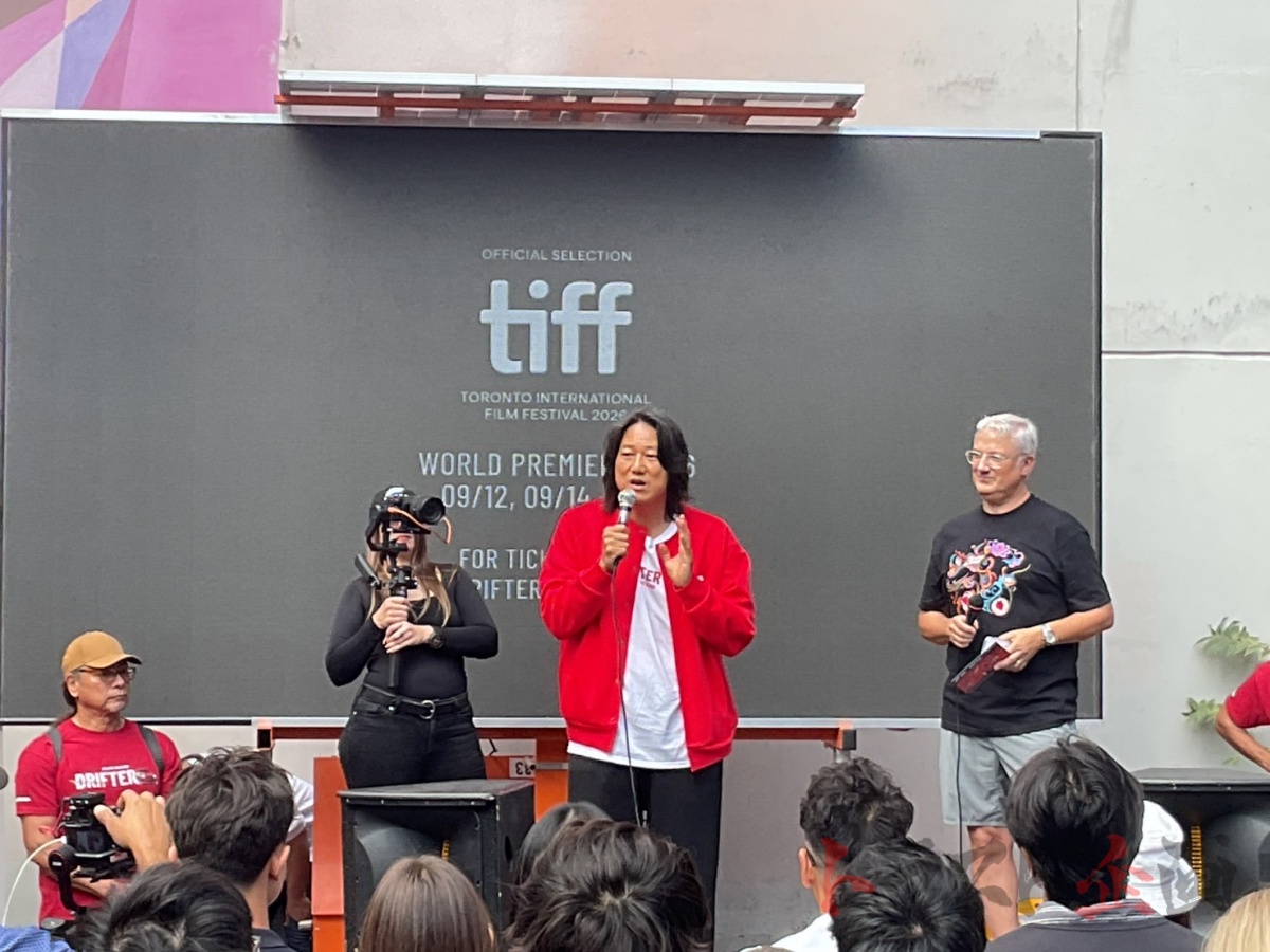 trustplanning32's tweet photo. #トラスト企画 #VeilSide #ヴェイルサイド #DRIFTER #サンカン #SungKang #トロント #カナダ #国際映画祭 #TIFF26 #ワイルドスピード #ワイスピ #TheFastAndFurious 

🔻フォルザとのコラボイベントにて ④
カナダのユニクロ限定で展開されている「UTme! × DRIFTER」

場所：ユニクロ トロント イートンセンター店（1階）
2026年11月31日までの期間限定でご購入できます！