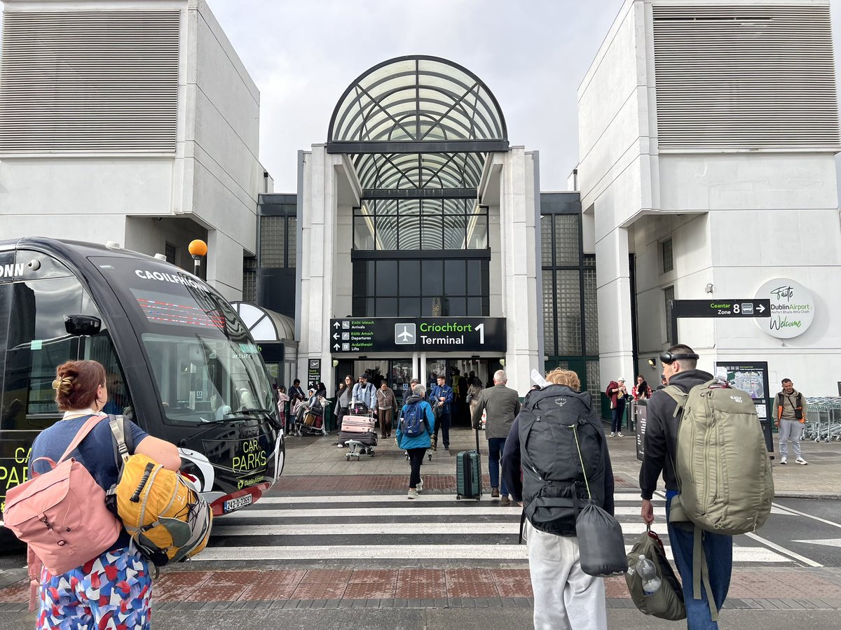tabidouga810's tweet photo. アイルランド・ダブリン🇮🇪を出発

北欧旅から3週間が経過。今回は、仕事の都合で急遽決まったフランス🇫🇷・パリ3泊4日旅。いつもは2人旅だが今回は1人旅。

パリは人生初訪問なので楽しみ。ダブリン空港T1の14番エリアを利用。手荷物無し&amp;既にチェックイン済なので本来は行く必要無いが興味本位で見た。 https://t.co/jjOsdFh71g