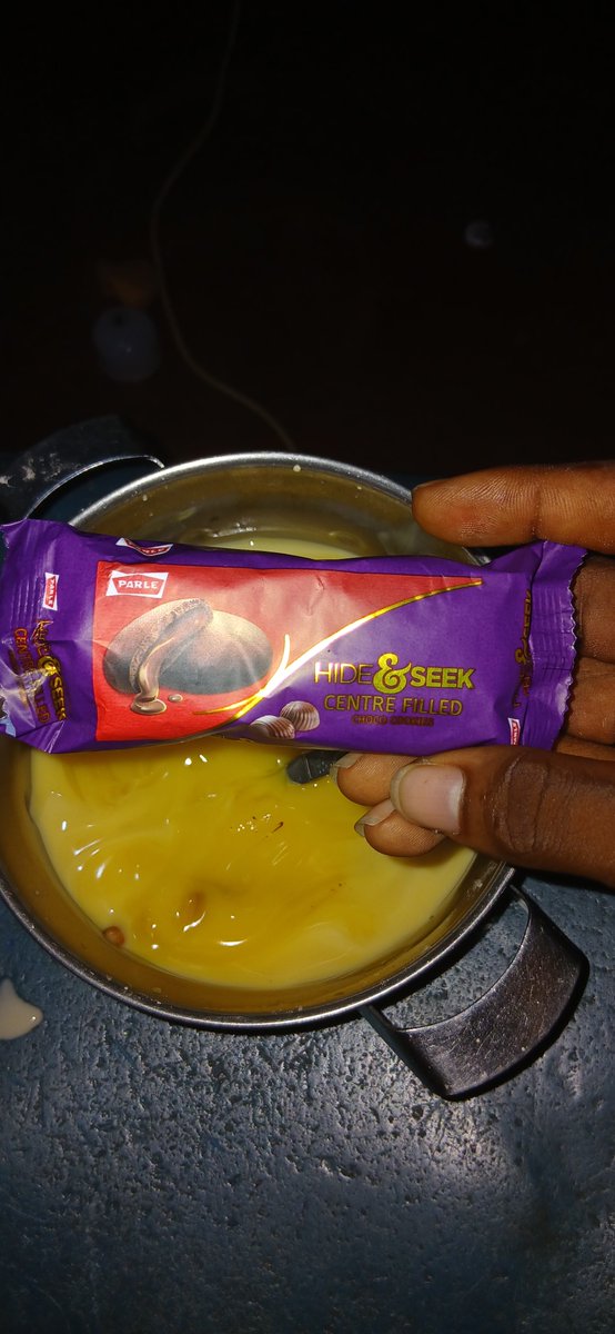 I_AMDavid_'s tweet photo. Some have Oreos we have "hide &amp; seek" made in Nigeria by the way https://t.co/tixkBzgdWc