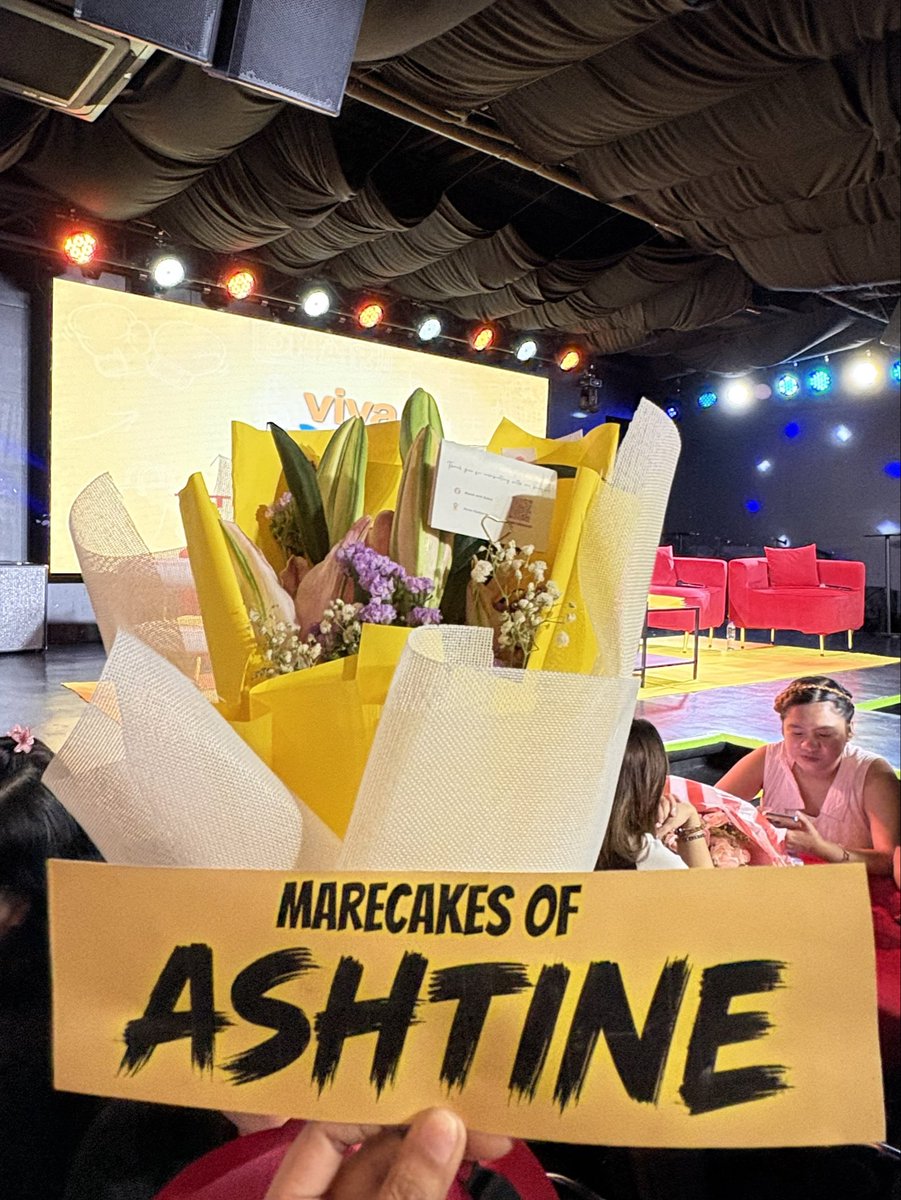 marecakesofash_'s tweet photo. A bouquet of lilies for our ganda, presented in the colors of her new series. 🫣💛❤️

Congratulations on your new series, Ash! We’re so, so proud of you. We hope that just like these lilies, you’ll keep blooming endlessly and beautifully.

ASHTINE NEW AERA
#FightForMyWayPH https://t.co/O5rwQVqrnJ