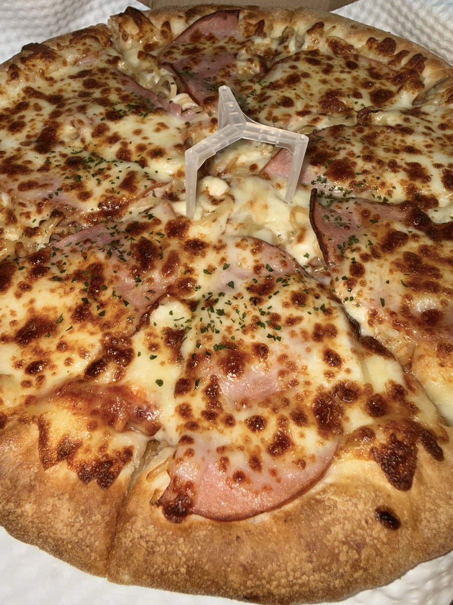 kwakchunbaee's tweet photo. 끼발 ,,,,  왜  맛을 알아버려서 ,,,,,  
어제 저녁부터 눈앞에서 까르보네피자가 아른거려 https://t.co/RrMoTk8yVz