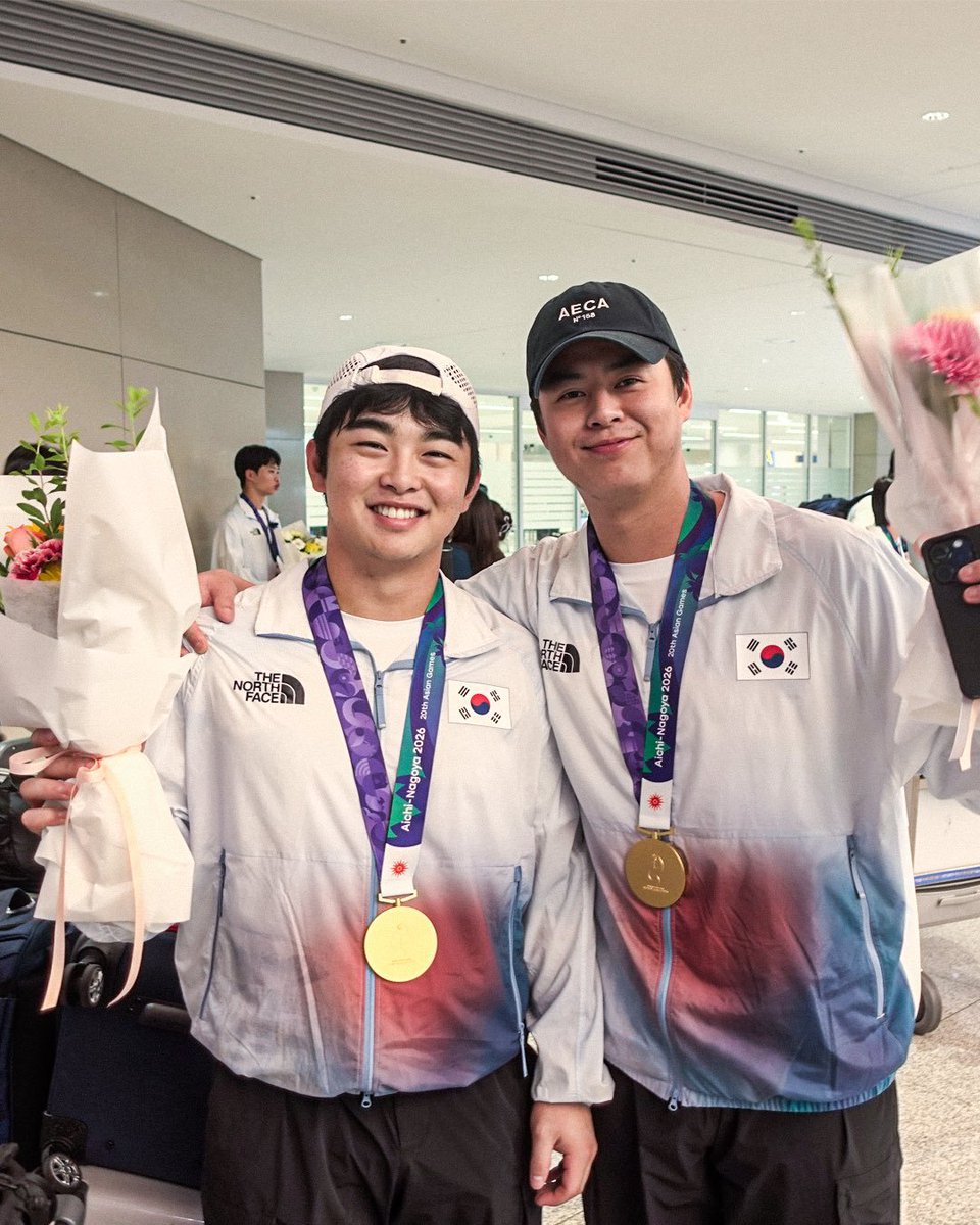 Yachinnoum's tweet photo. 문&amp;노: 다녀왔습니다 저 없는 동안 집에 무슨 일 없었죠?
후디: 어어 우리 어제 이겼어 (11연패를 감추며) https://t.co/hQ9NOPHYnY