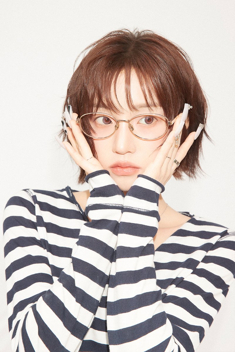 official_i_dle's tweet photo. YUQI 2nd Mini Album [二十七 (27)] Concept Image 1

2026.10.08. 12PM (CST)
2026.10.08. 1PM (KST)

#아이들 #idle
#우기 #YUQI
#二十七 https://t.co/2jjFU5RmRb