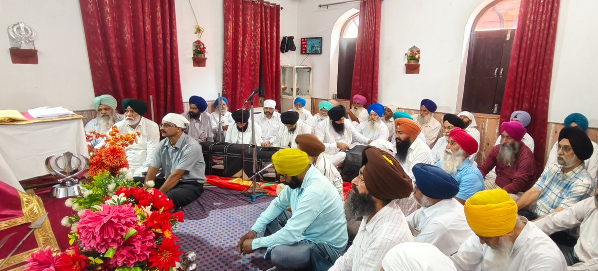 SajjanSCheema's tweet photo. ਸੁਲਤਾਨਪੁਰ ਲੋਧੀ ਵਿਖੇ ਭੋਗ ਸਮਾਗਮ ਵਿੱਚ ਸ਼ਾਮਲ ਹੋ ਕੇ ਵਿਛੜੀ ਰੂਹ ਨੂੰ ਸ਼ਰਧਾ ਦੇ ਫੁੱਲ ਭੇਟ ਕੀਤੇ ਅਤੇ ਦੁਖੀ ਪਰਿਵਾਰ ਨਾਲ ਹਮਦਰਦੀ ਪ੍ਰਗਟ ਕੀਤੀ।
#SultanpurLodhi #BhogSamagam #Waheguru #Tribute #Punjab #Condolences https://t.co/kiidqV8JHX