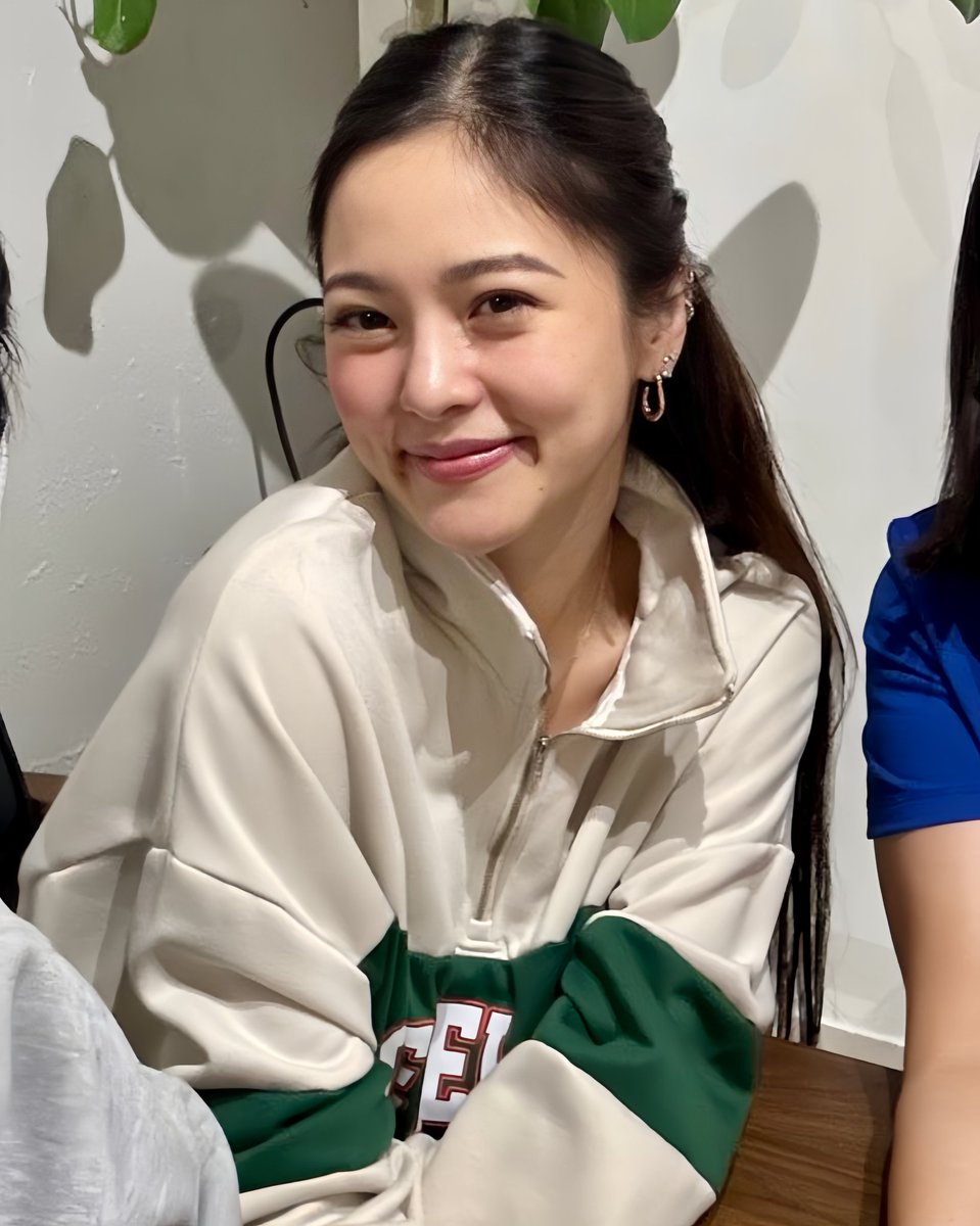 uhgood4u's tweet photo. When you're used to seeing her every day, getting updates like this hits different... look at her, still smiling through it all.

ilysm Kimmy 🥹 https://t.co/0WmcUVuXIj