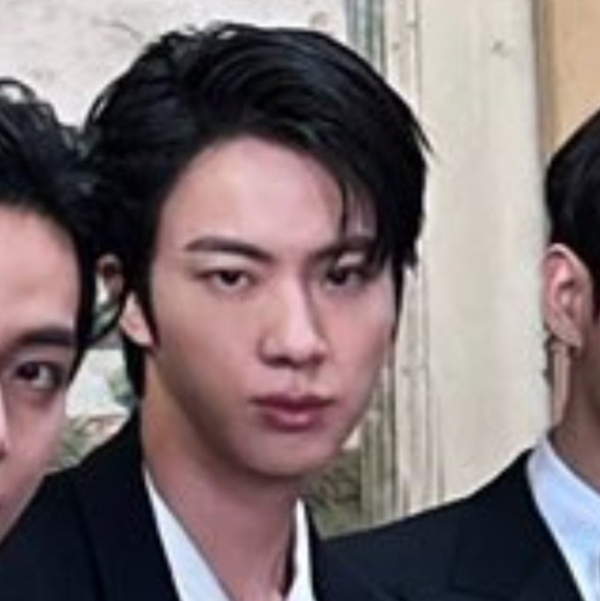 jinspam_'s tweet photo. He felt like this in the group pic https://t.co/ga4ZD1JFvd