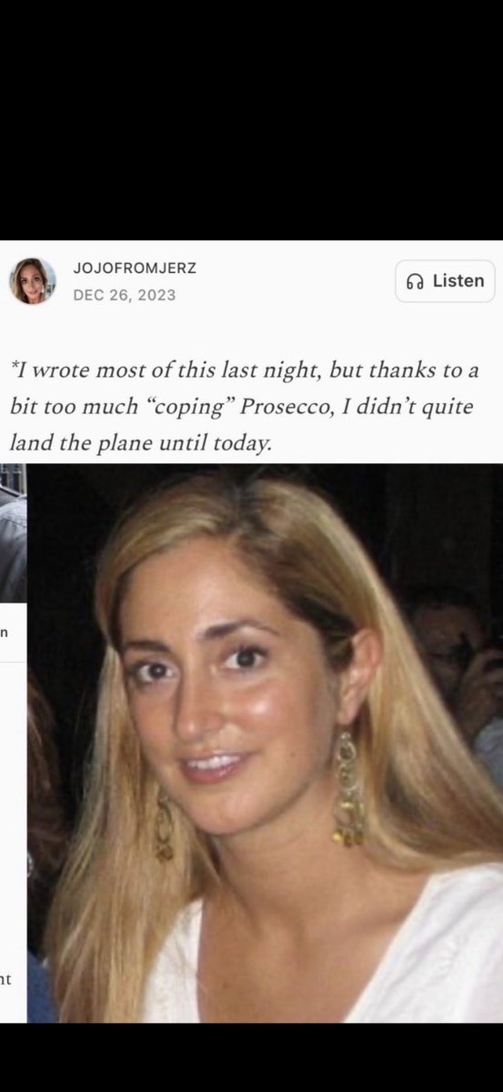 NYLaLa716's tweet photo. Trying to hurt your kids? You moved a sexual predator into your Home with  your kids and your Ex got custody of them. Writing about not seeing them in CHRISTMAS because seems there is always something more important then them to you. 
Your entire Identity is trashing Trump and Melania and BEGGING people to pay your bills. 
You are nothing but a POS Mother who got lucky sucking DNC dick and getting paid for it.
You are the SCUM of the Earth.
Fuck Off 🖕🏼