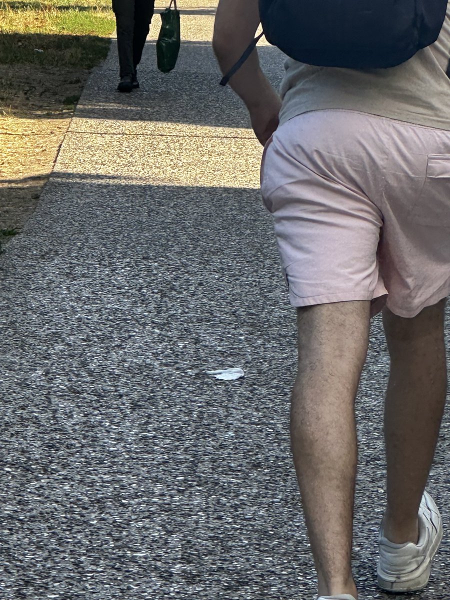 ScarboAss70's tweet photo. Fétiche for pink shorts https://t.co/meDihPrxUi